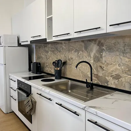 New Era Apartment *